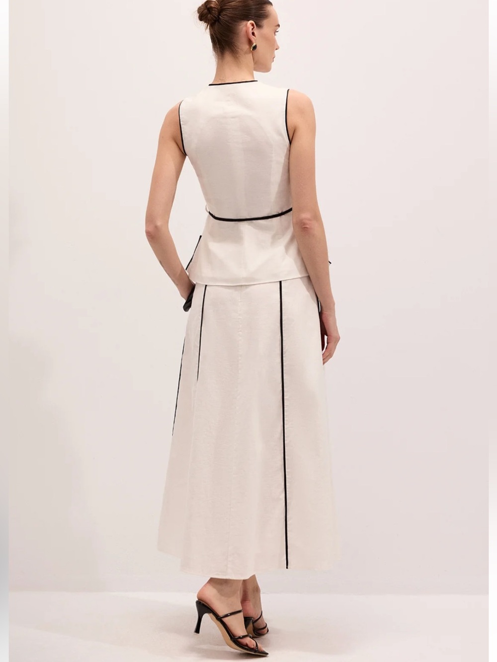 Sleeveless White Maxi Skirt with Black Piping - Picture 5 of 7